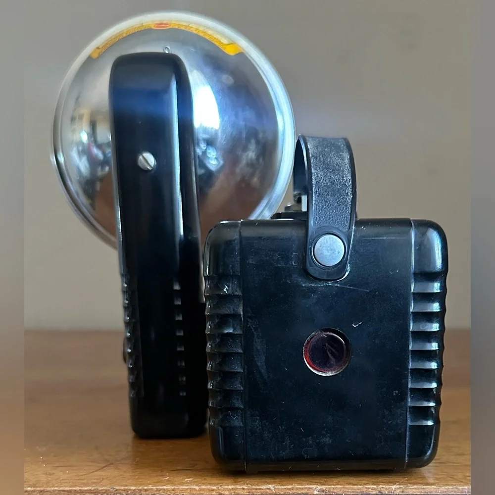 Vintage Kodak Brownie Hawkeye Flash Outfit Model Camera